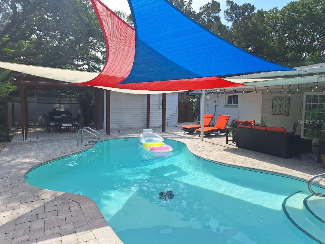 2244 Palm Ter Property Photo 4