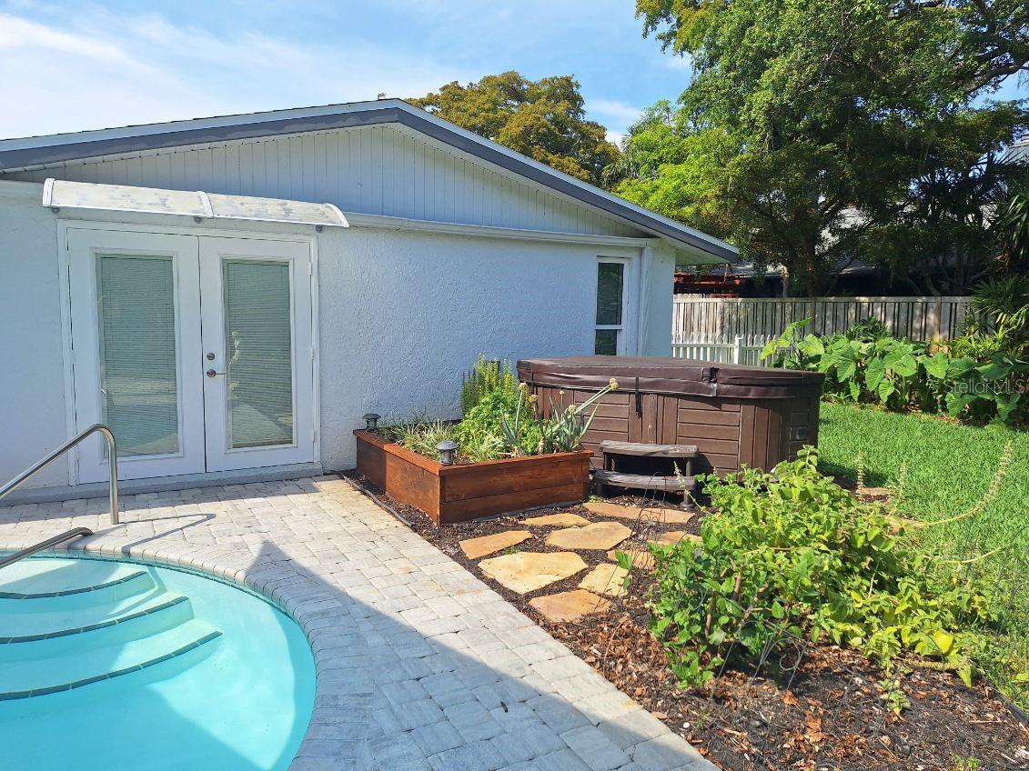 2244 Palm Ter Property Photo 34