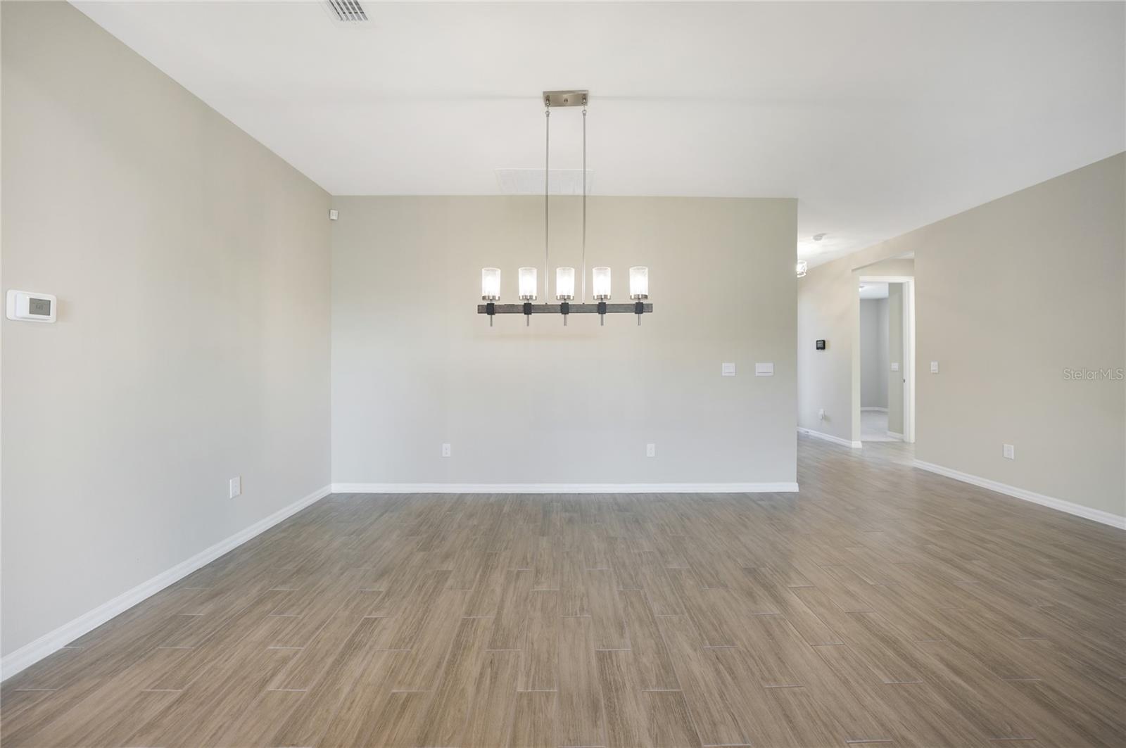 2275 Hamburg Ln Property Photo 5