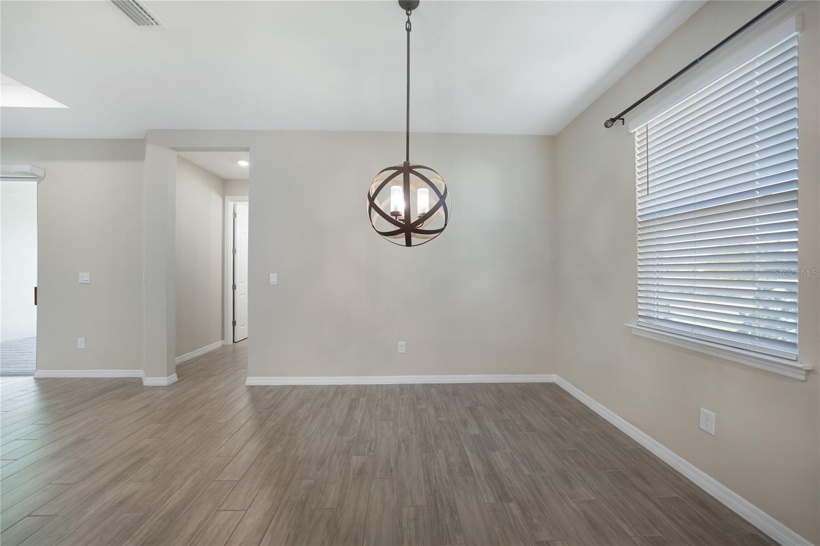 2275 Hamburg Ln Property Photo 11