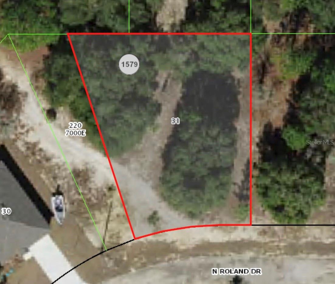 6696 N Roland Dr Property Photo 2