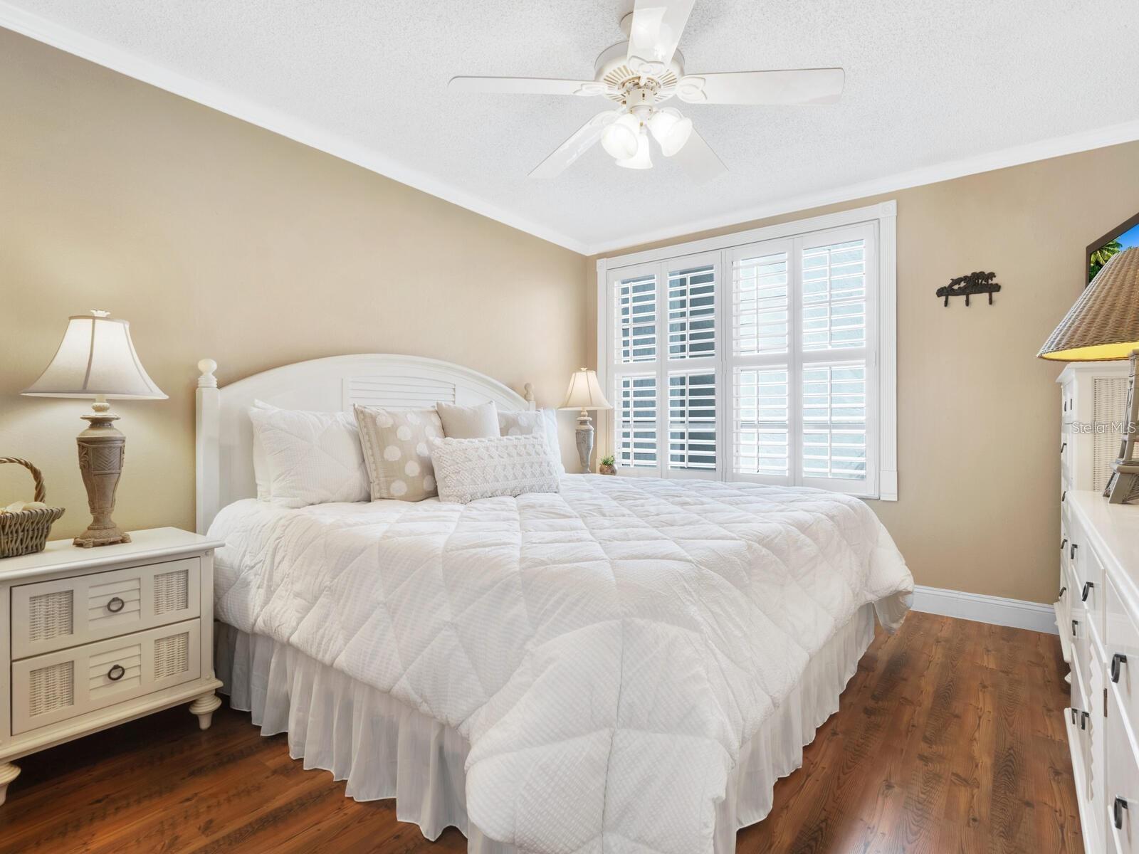 600 Sutton Pl #201 Property Photo 4