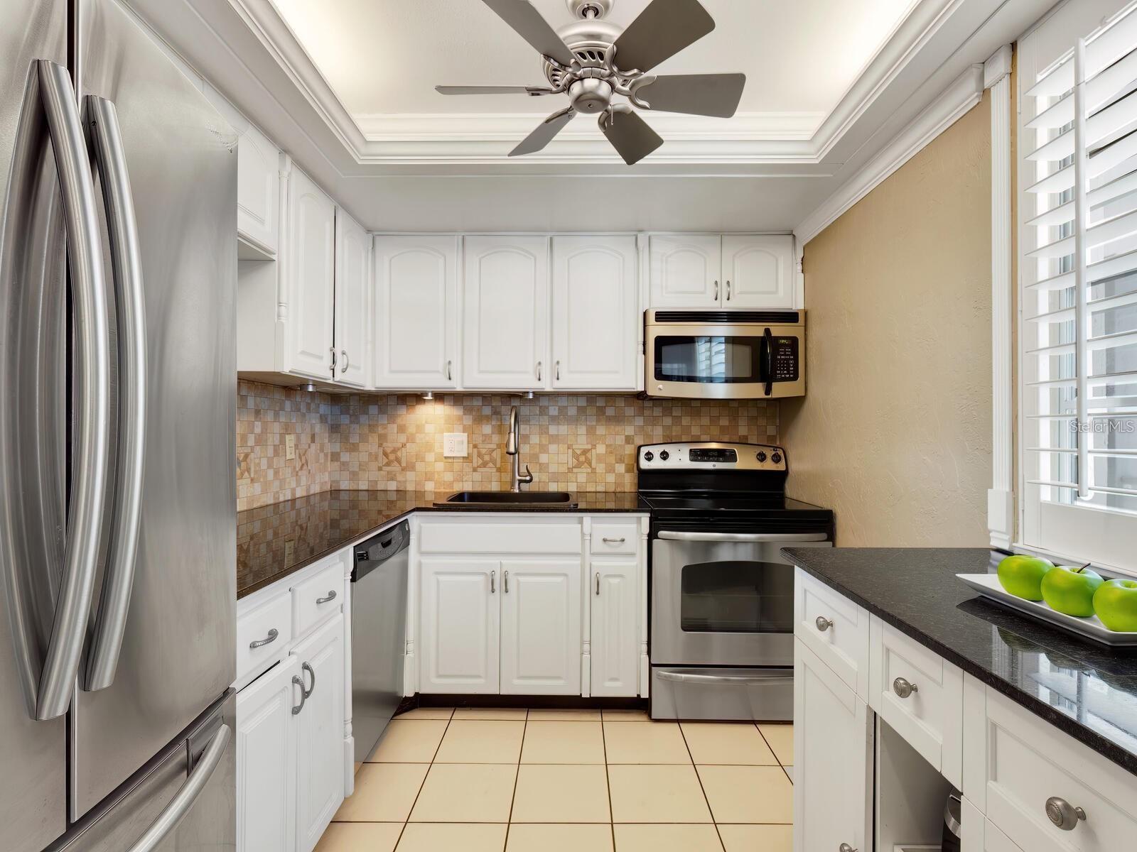 600 Sutton Pl #201 Property Photo 6