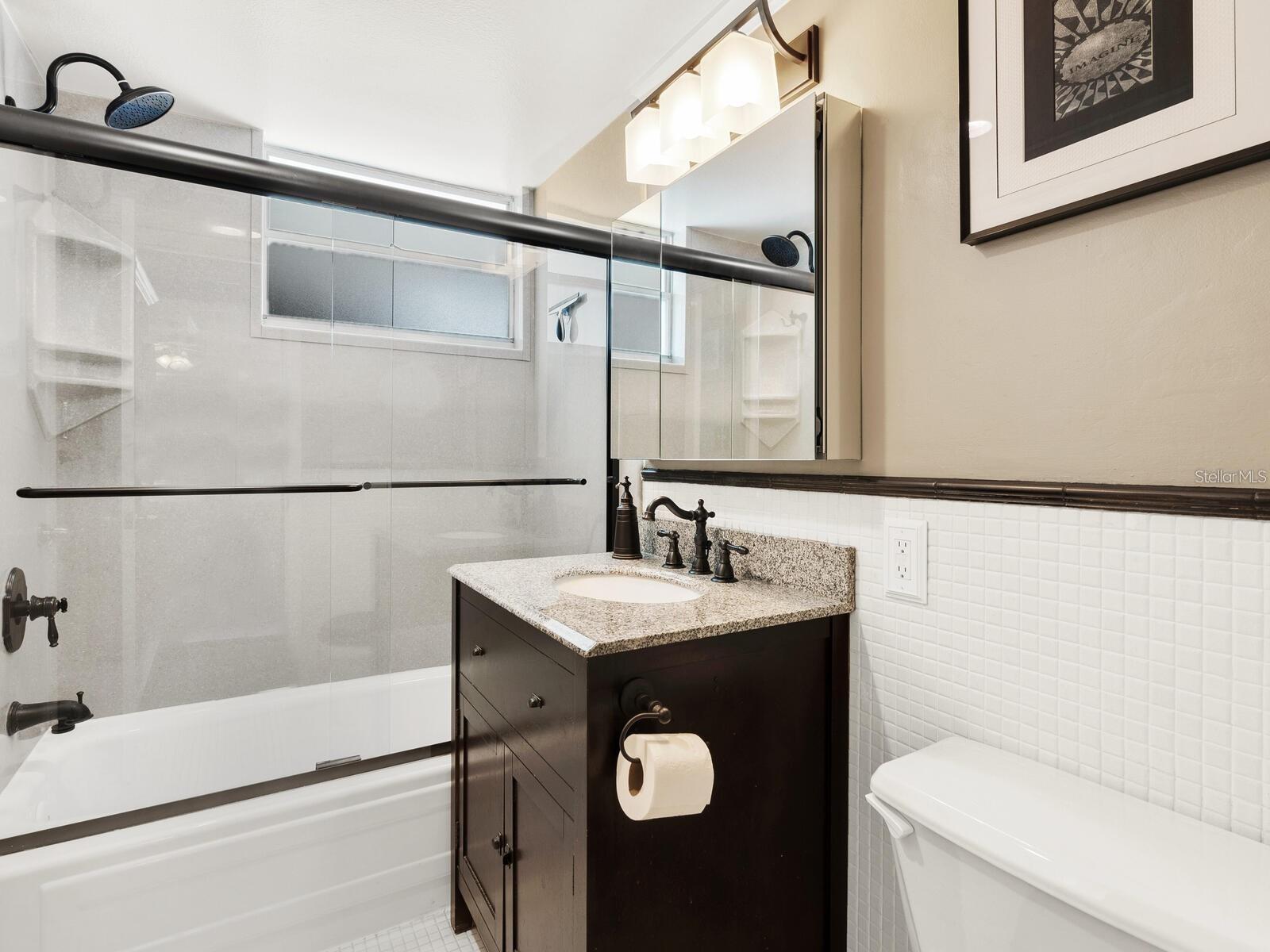 600 Sutton Pl #201 Property Photo 8