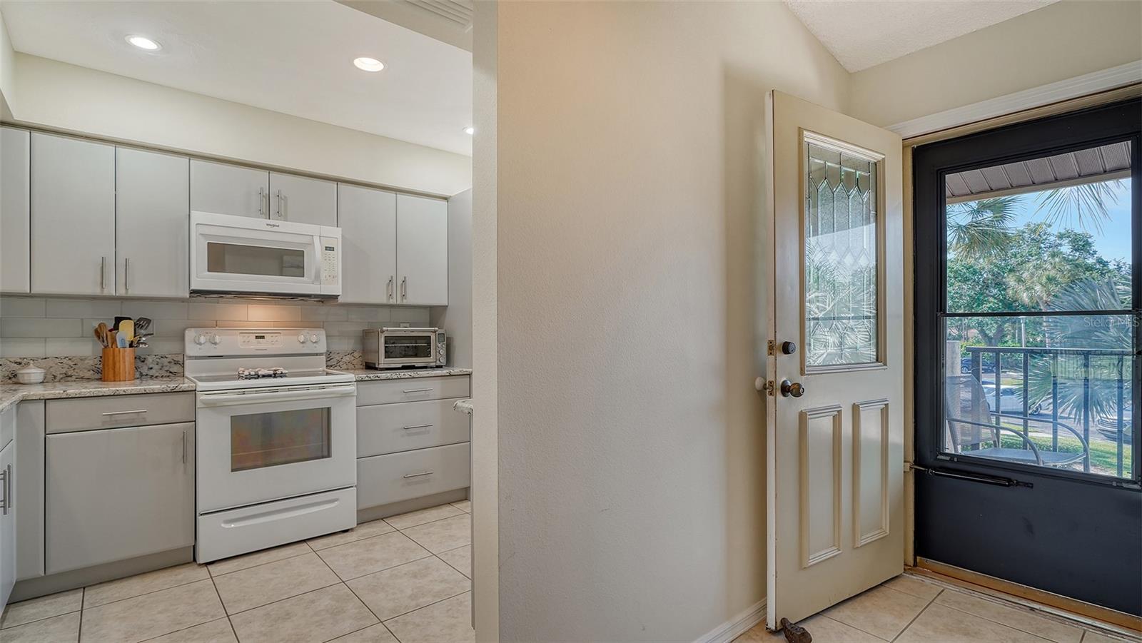 4462 Weybridge St #72 Property Photo 5