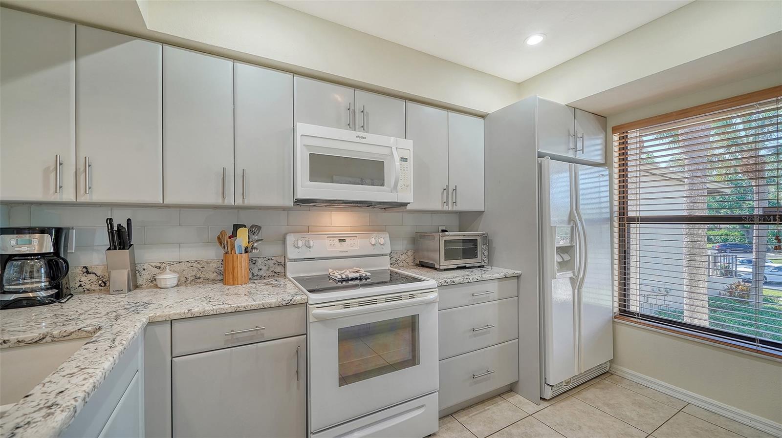 4462 Weybridge St #72 Property Photo 19