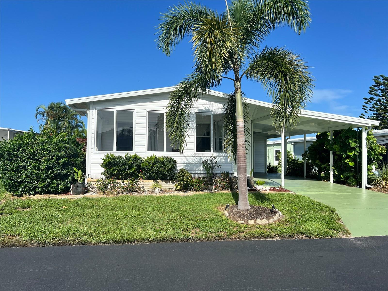 7 S Esplanade St Property Photo 1