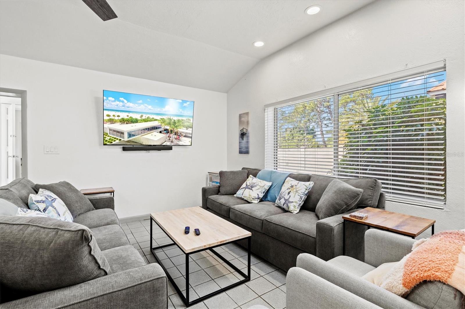 A4606755 Property Photo 32
