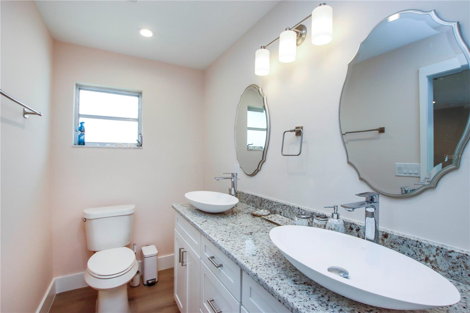 1057 Blue Heron Dr Property Photo 23