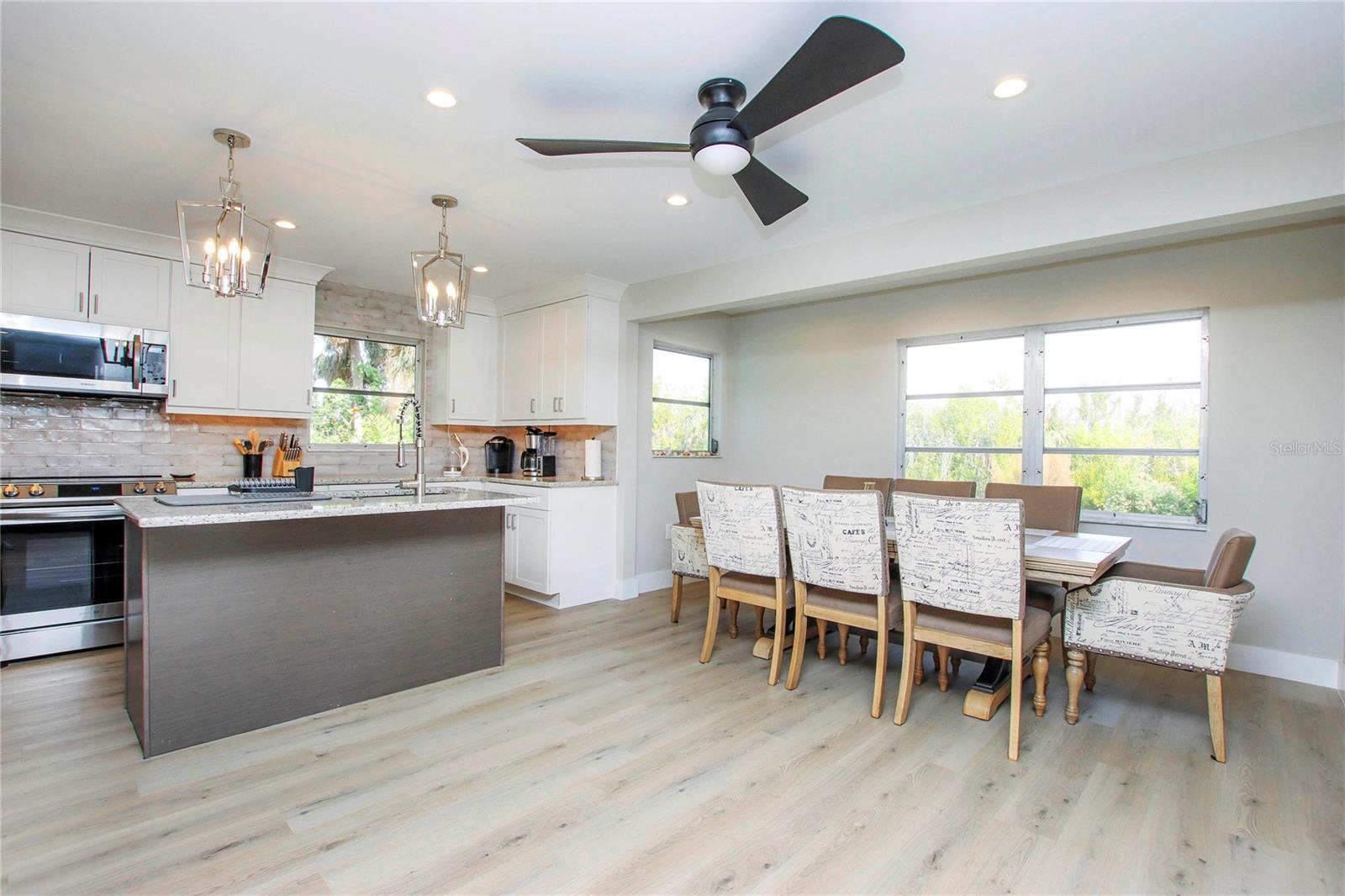 1057 Blue Heron Dr Property Photo 45