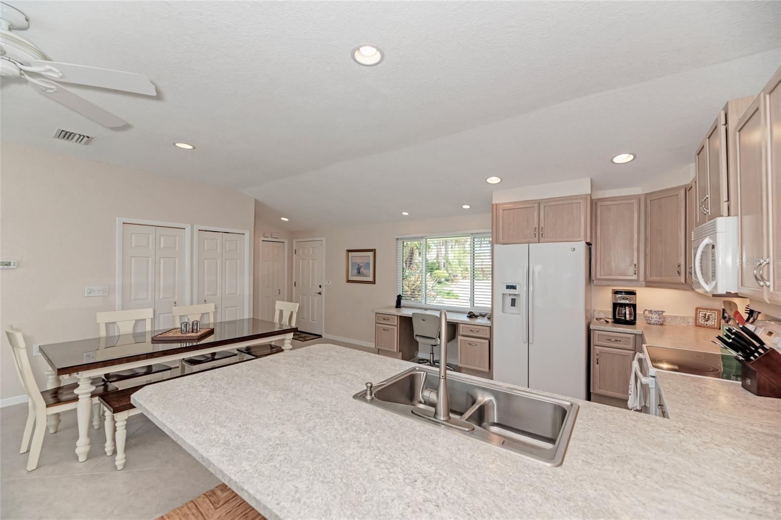 5577 Contento Dr Property Photo 17