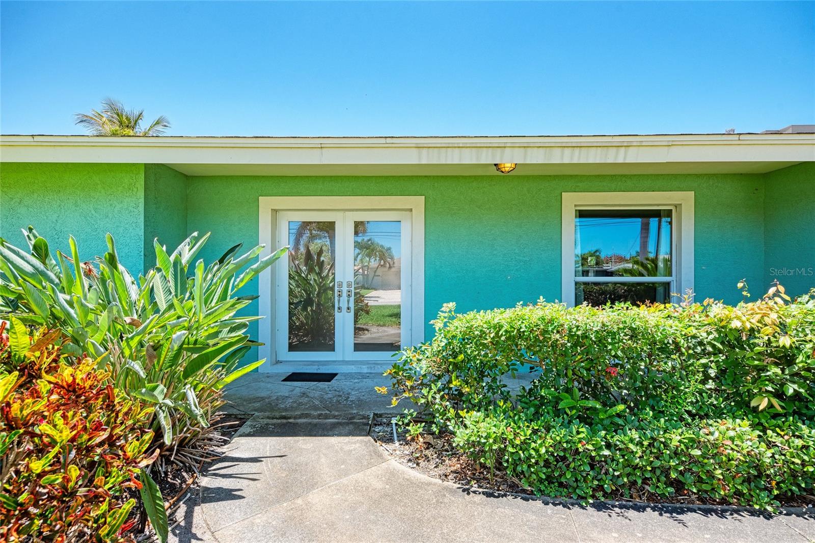5640 Cape Leyte Dr Property Photo 5