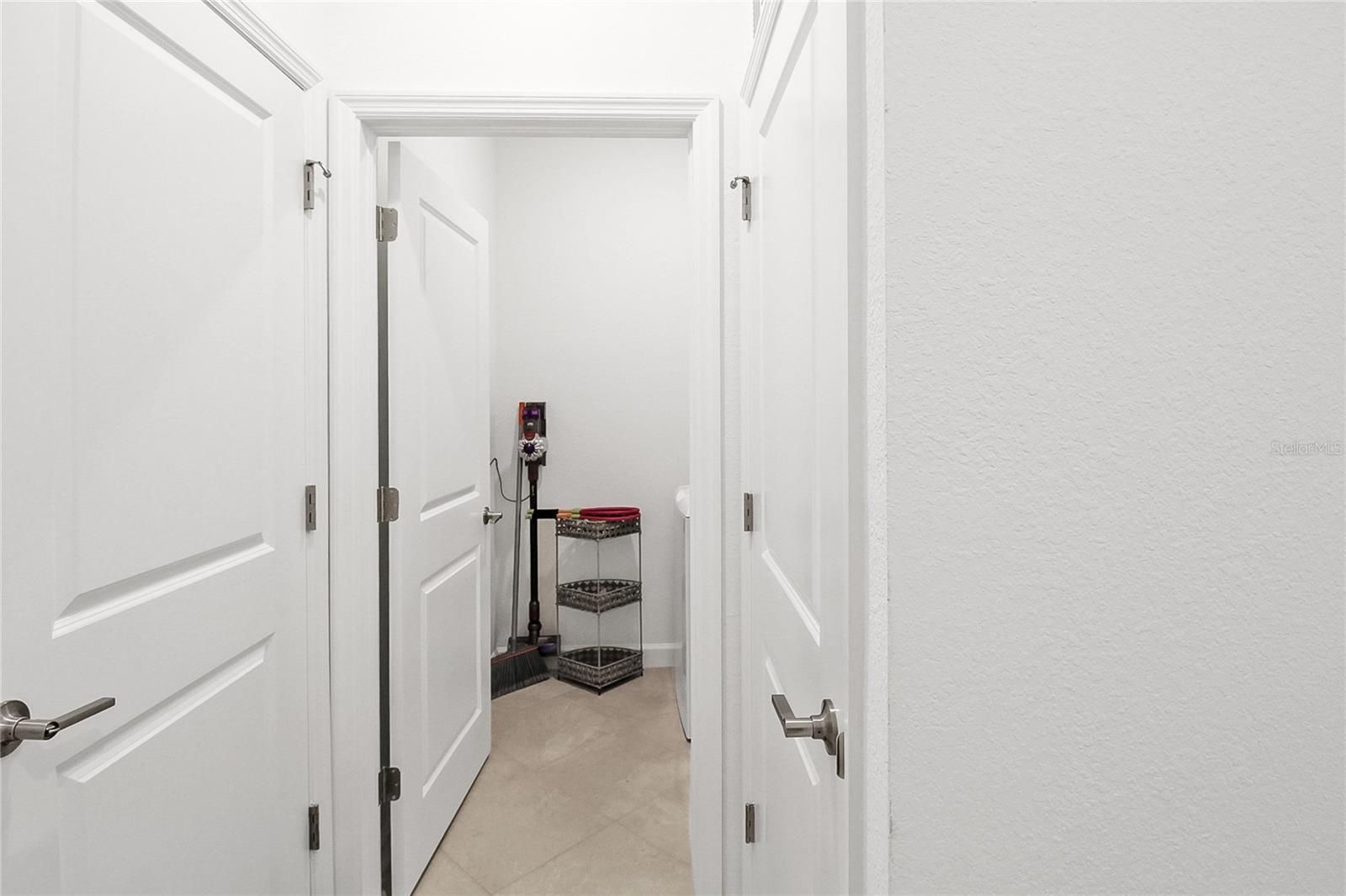 8829 Saint Kitts Cir Property Photo 6