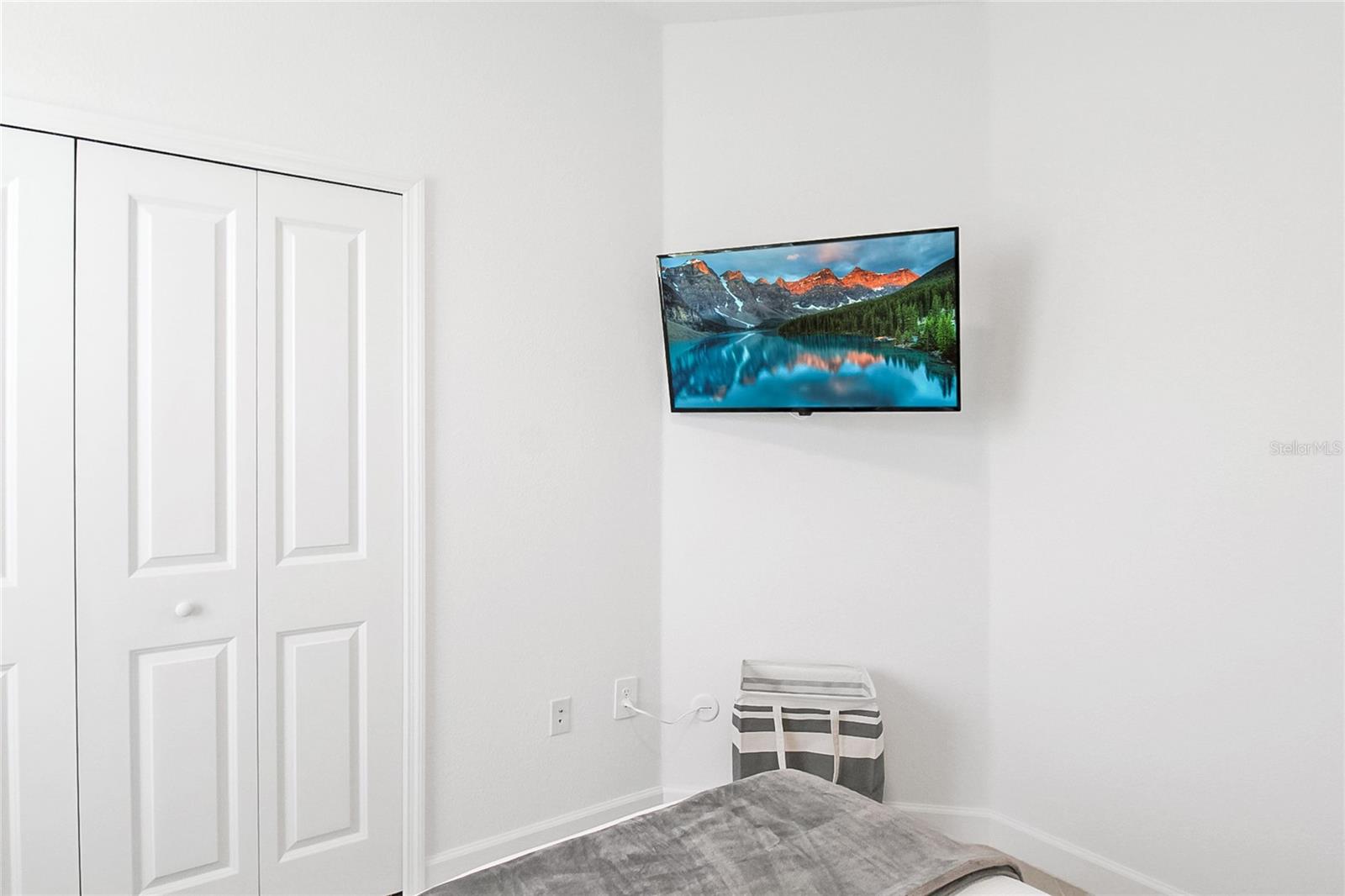 8829 Saint Kitts Cir Property Photo 17
