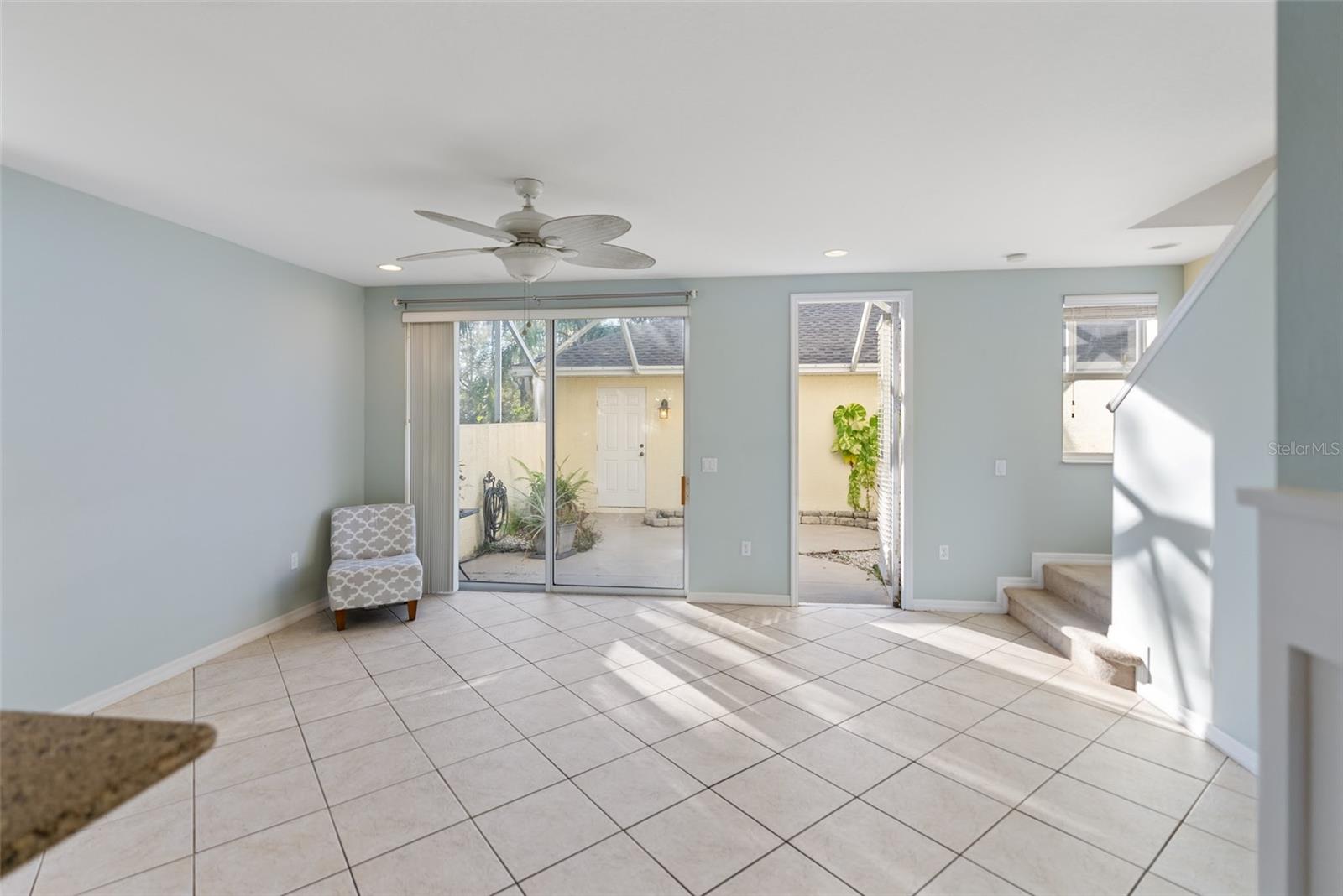 5654 Simonton St Property Photo 5