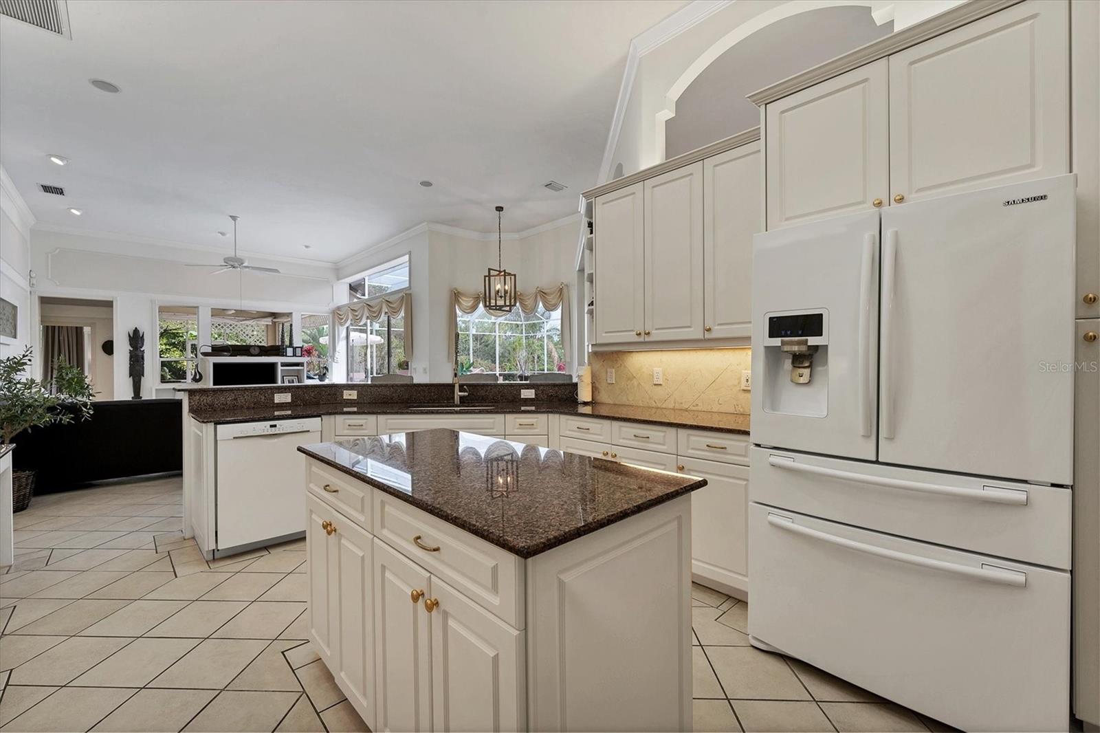 6915 Chancery Pl Property Photo 29