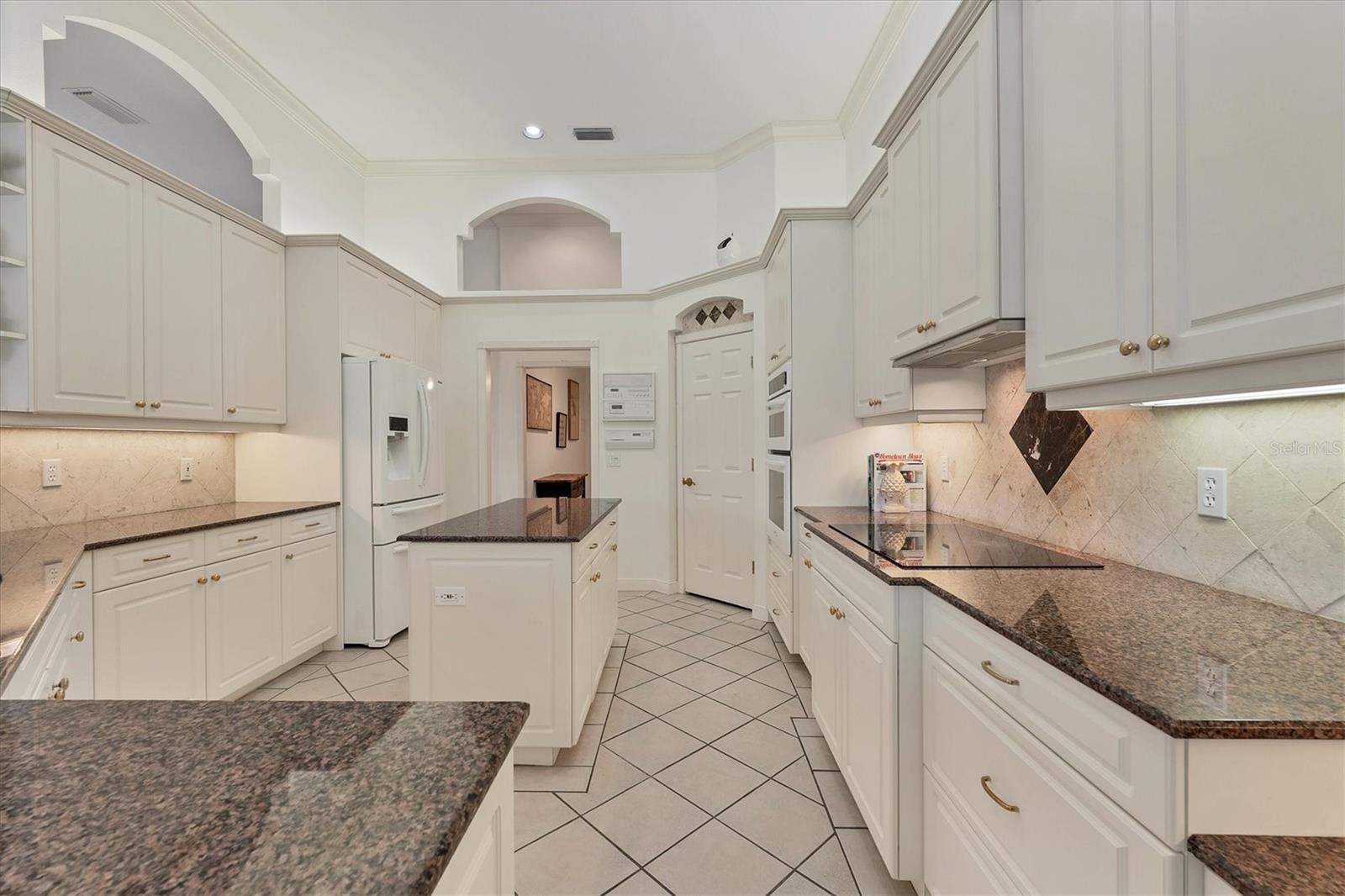 6915 Chancery Pl Property Photo 31