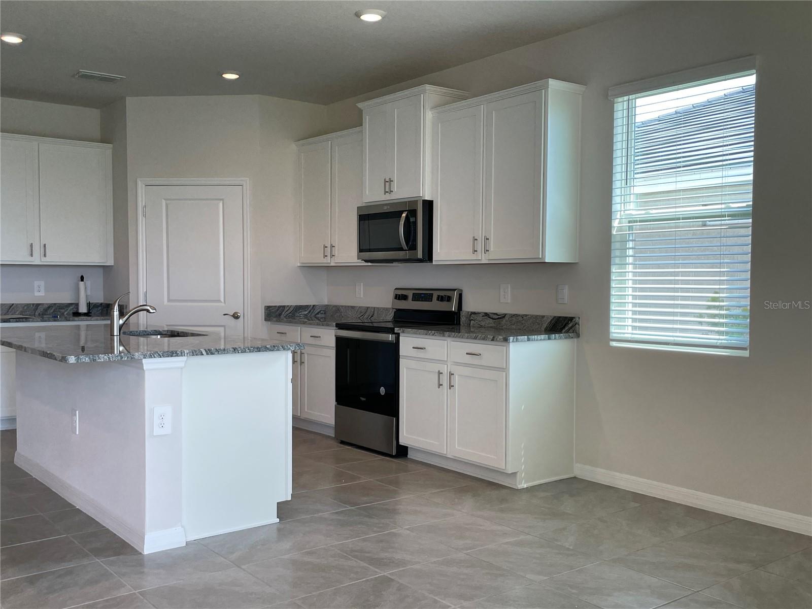 18027 Pastureland Ave Property Photo 6