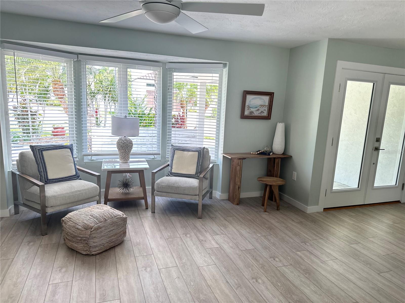 1723 Stanford Ln Property Photo 8