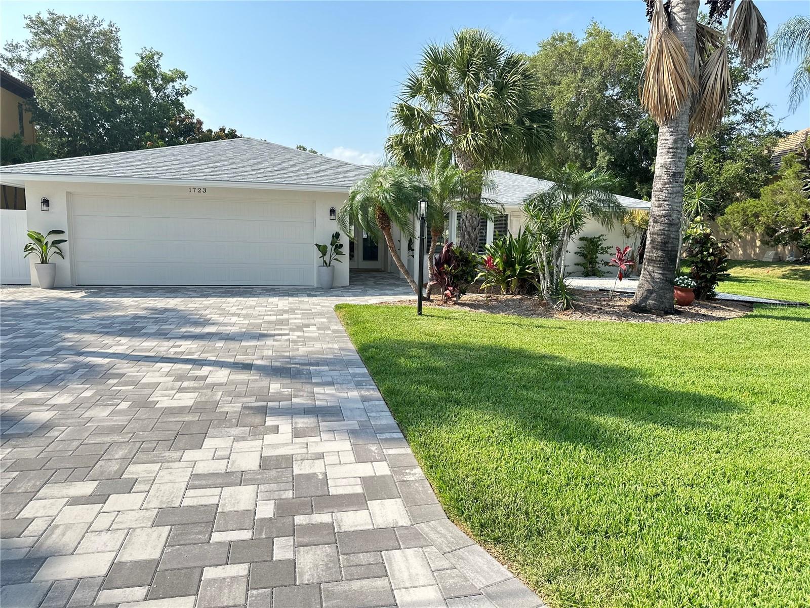 1723 Stanford Ln Property Photo 48