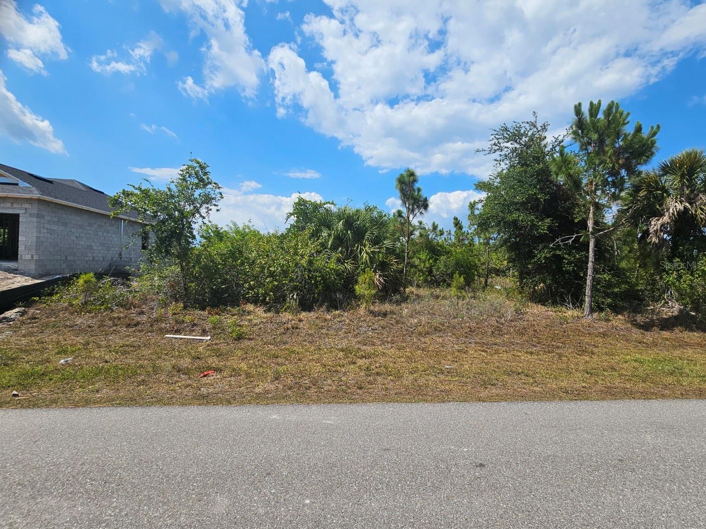 15723 Stuart Cir Property Photo 1