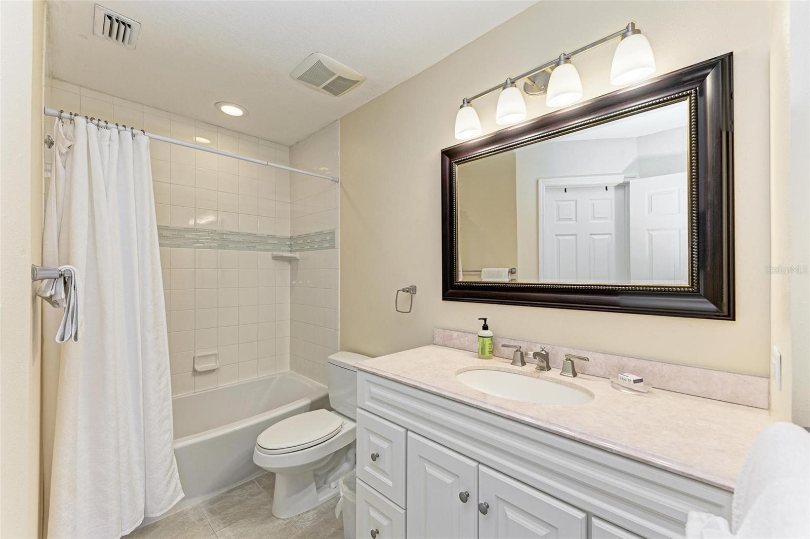 3607 E Bay Dr #202 Property Photo 22