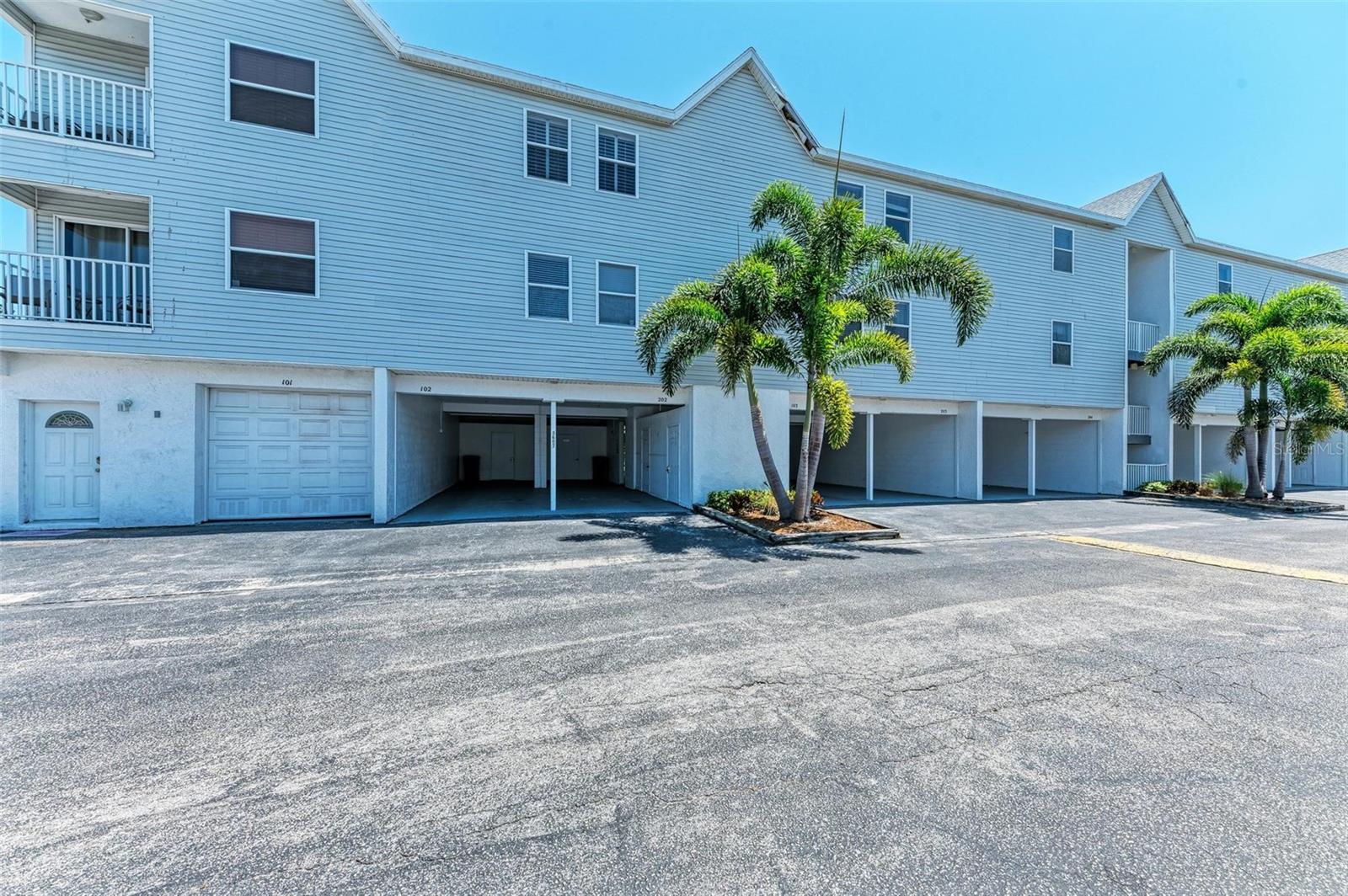 3607 E Bay Dr #202 Property Photo 40