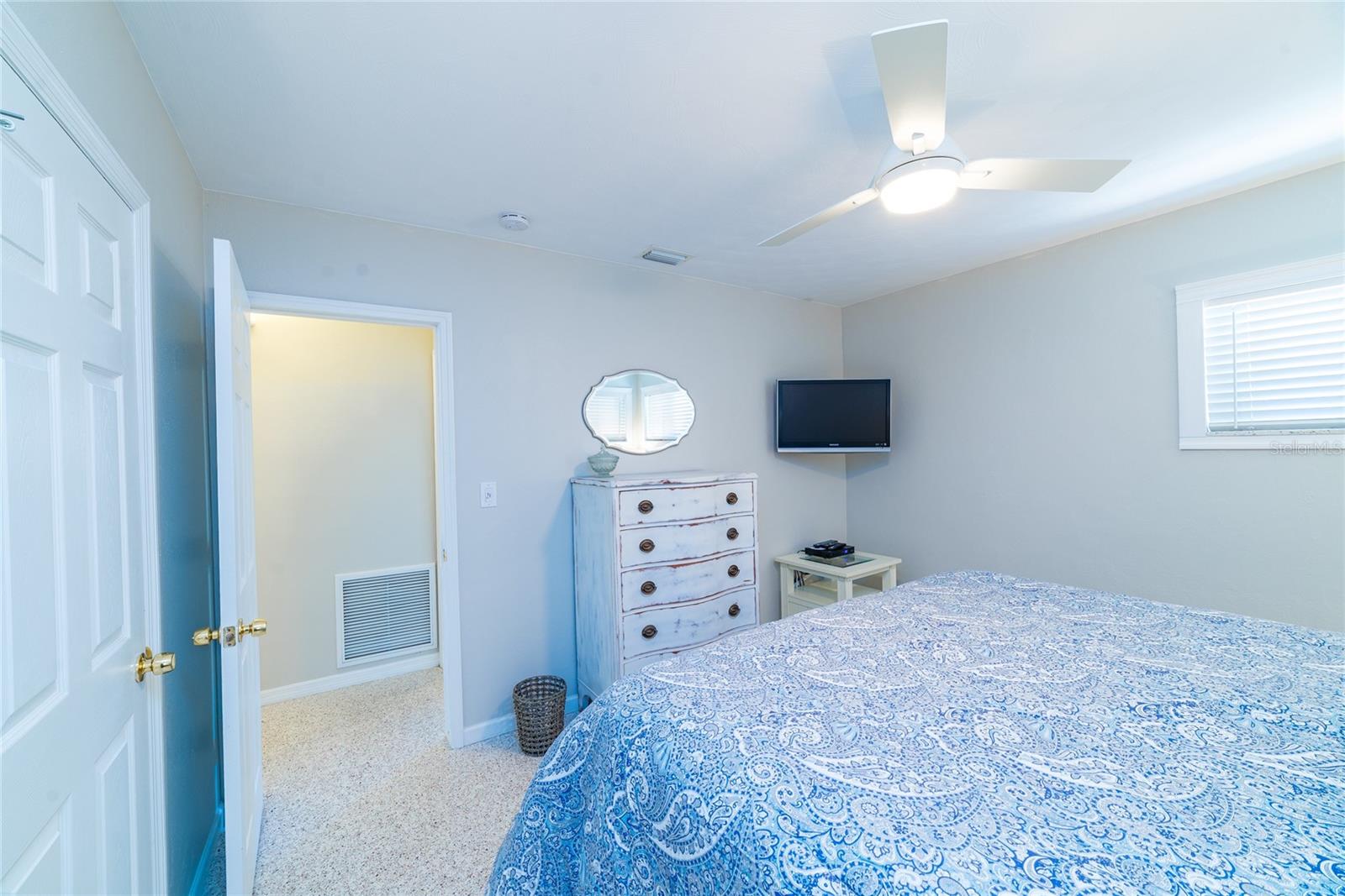 2109 Avenue B Property Photo 16
