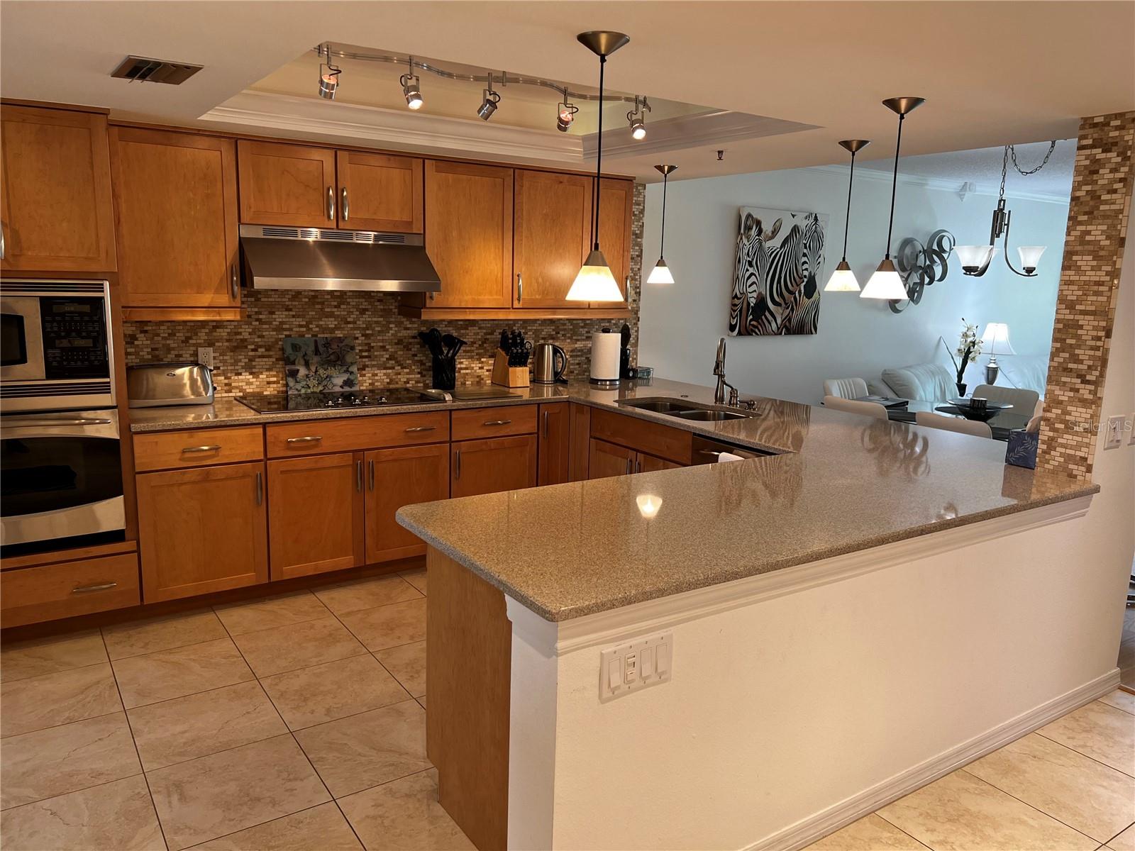 6912 Drewrys Blf #602 Property Photo 8
