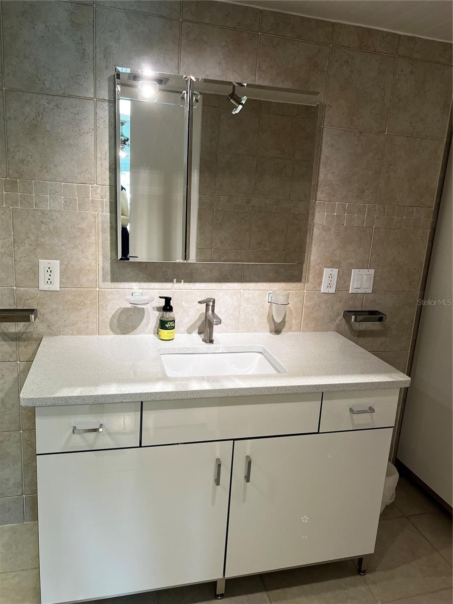 6912 Drewrys Blf #602 Property Photo 33