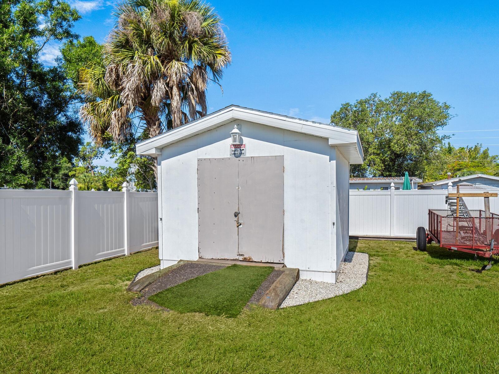 215 Jessica St N Property Photo 25