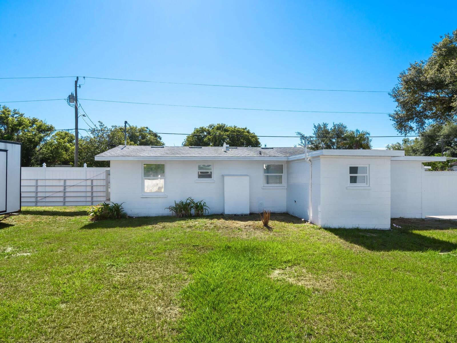 215 Jessica St N Property Photo 29