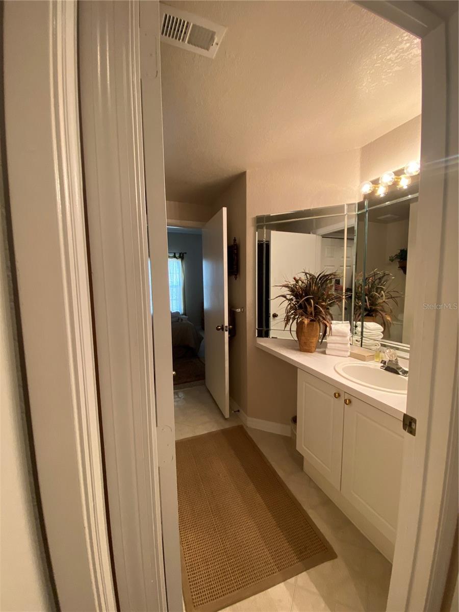 5146 Northridge Rd #201 Property Photo 18