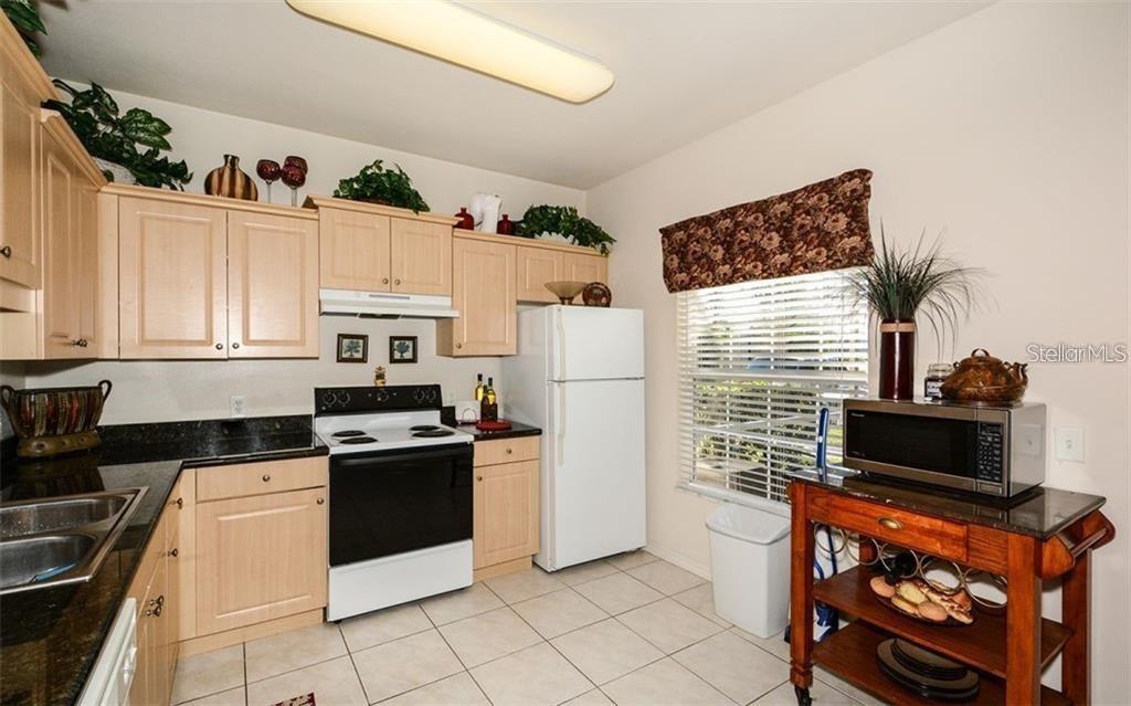 7685 Plantation Cir #b Property Photo 11