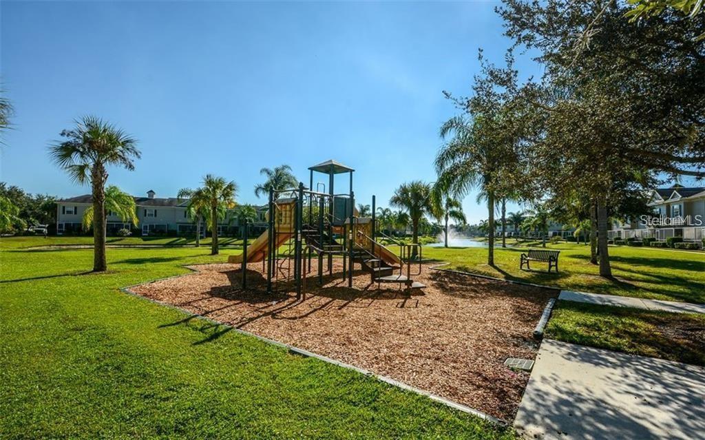 7685 Plantation Cir #b Property Photo 22
