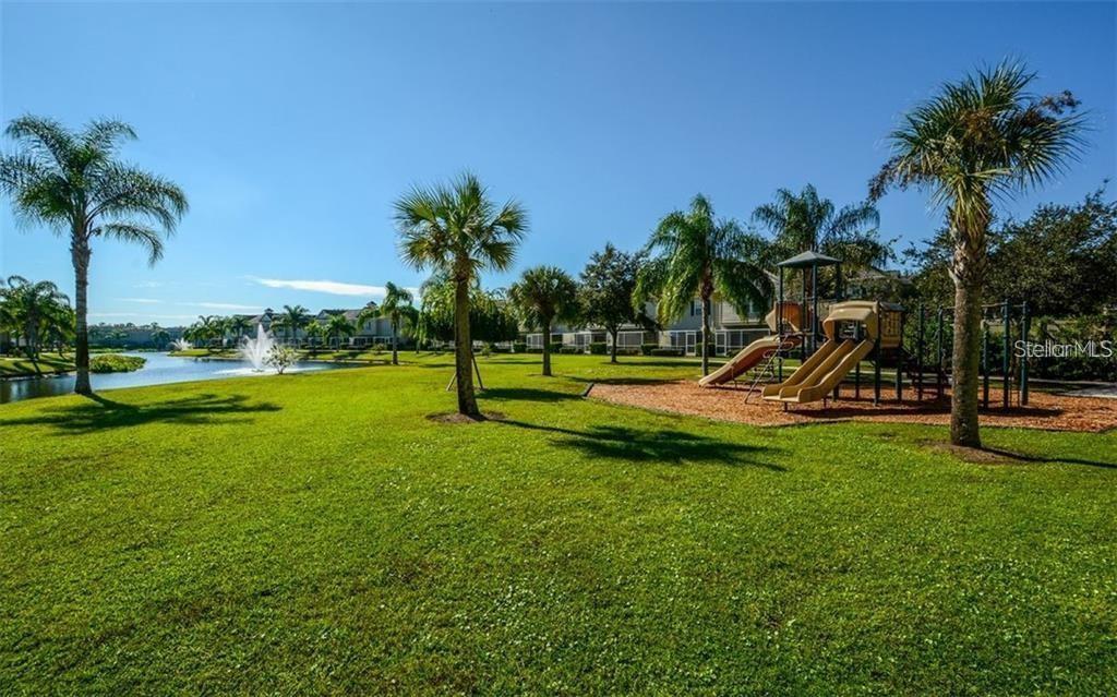 7685 Plantation Cir #b Property Photo 23