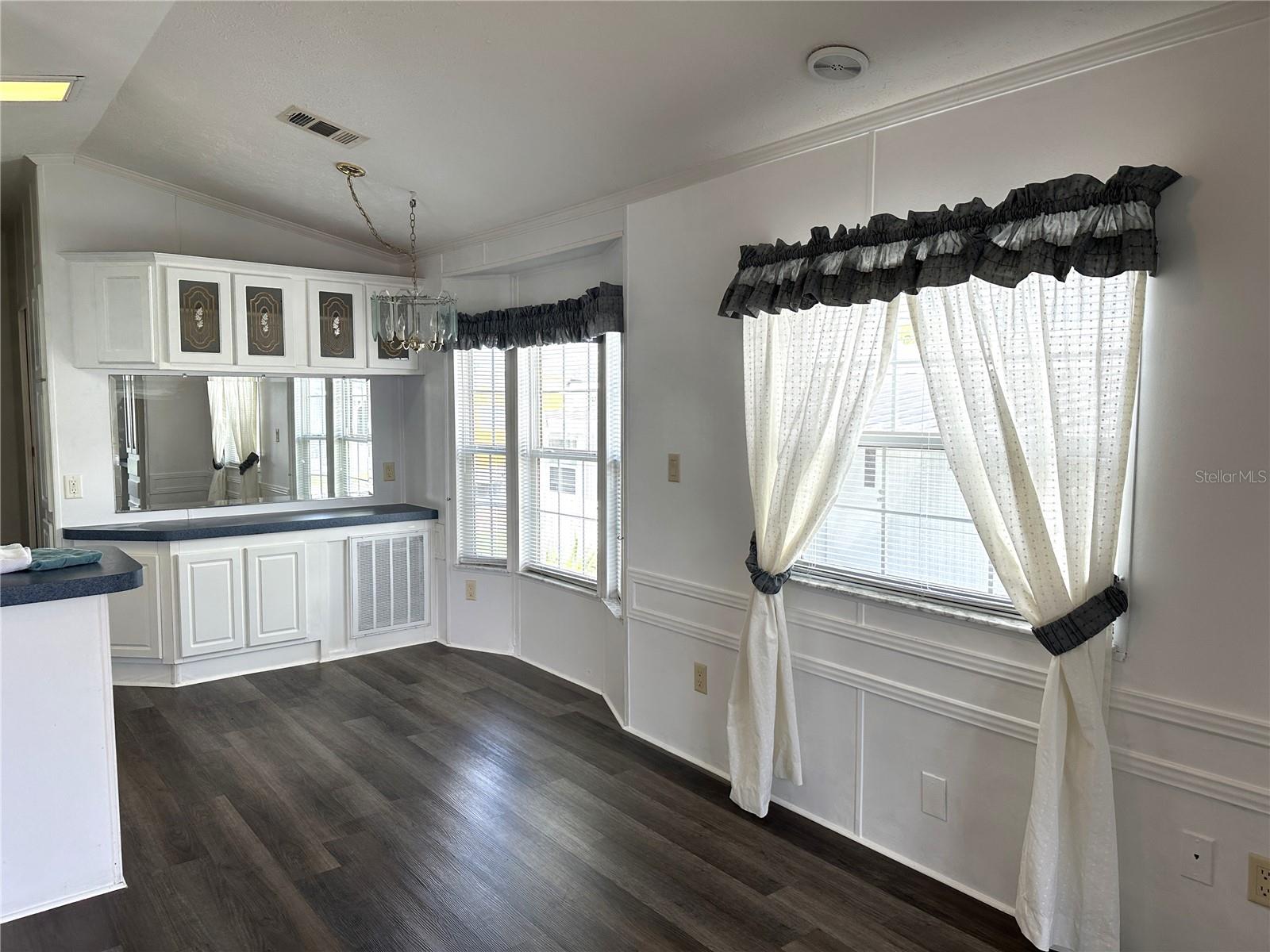 1108 49th Avenue Ter W Property Photo 2