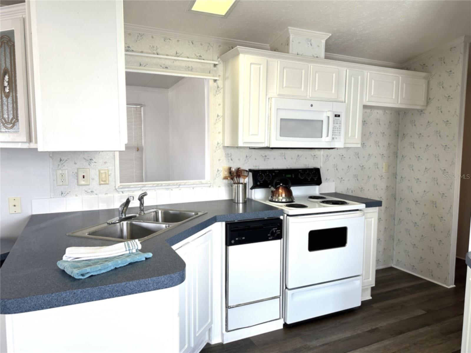 1108 49th Avenue Ter W Property Photo 8