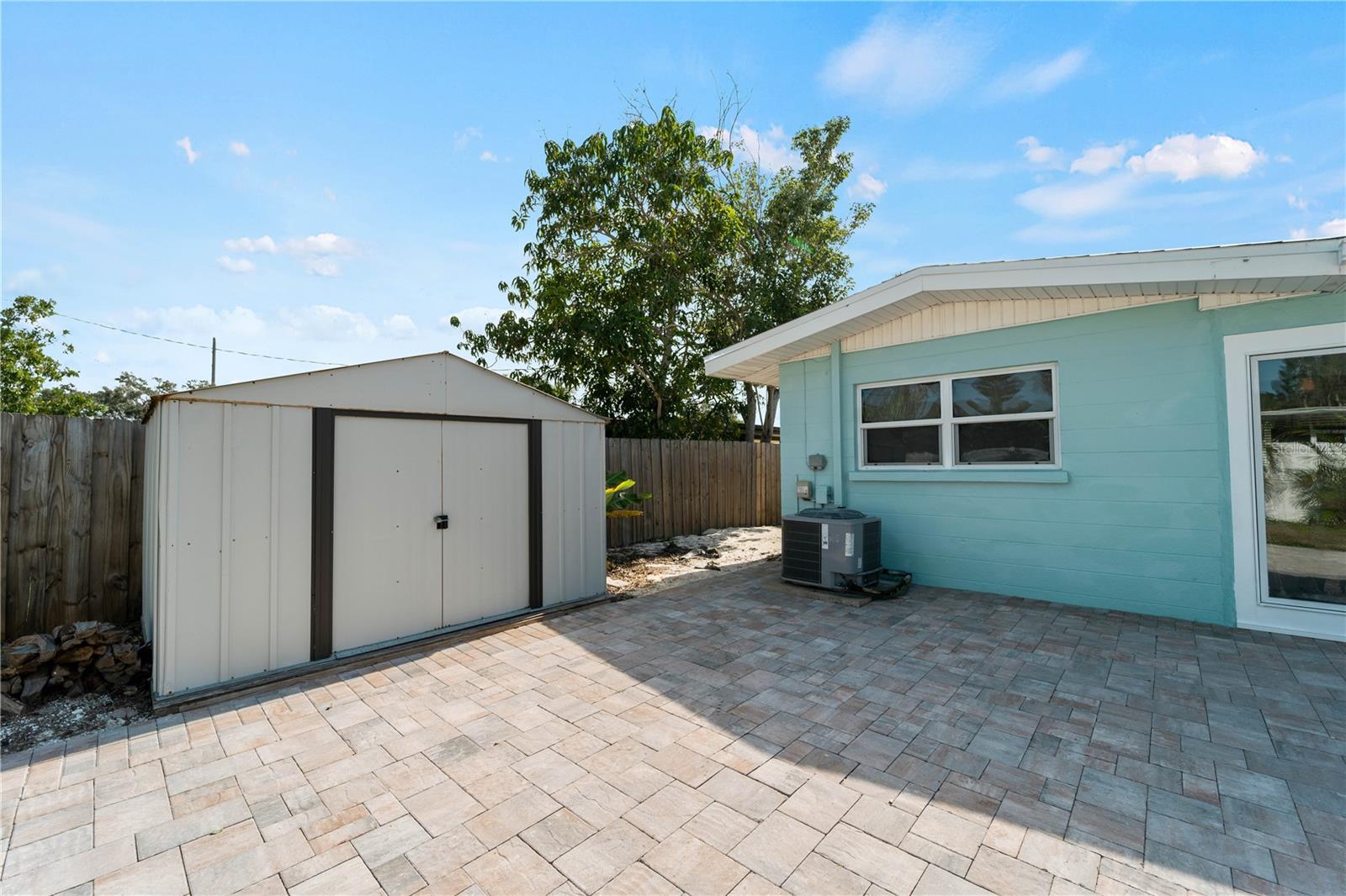 1729 Colleen St Property Photo 26