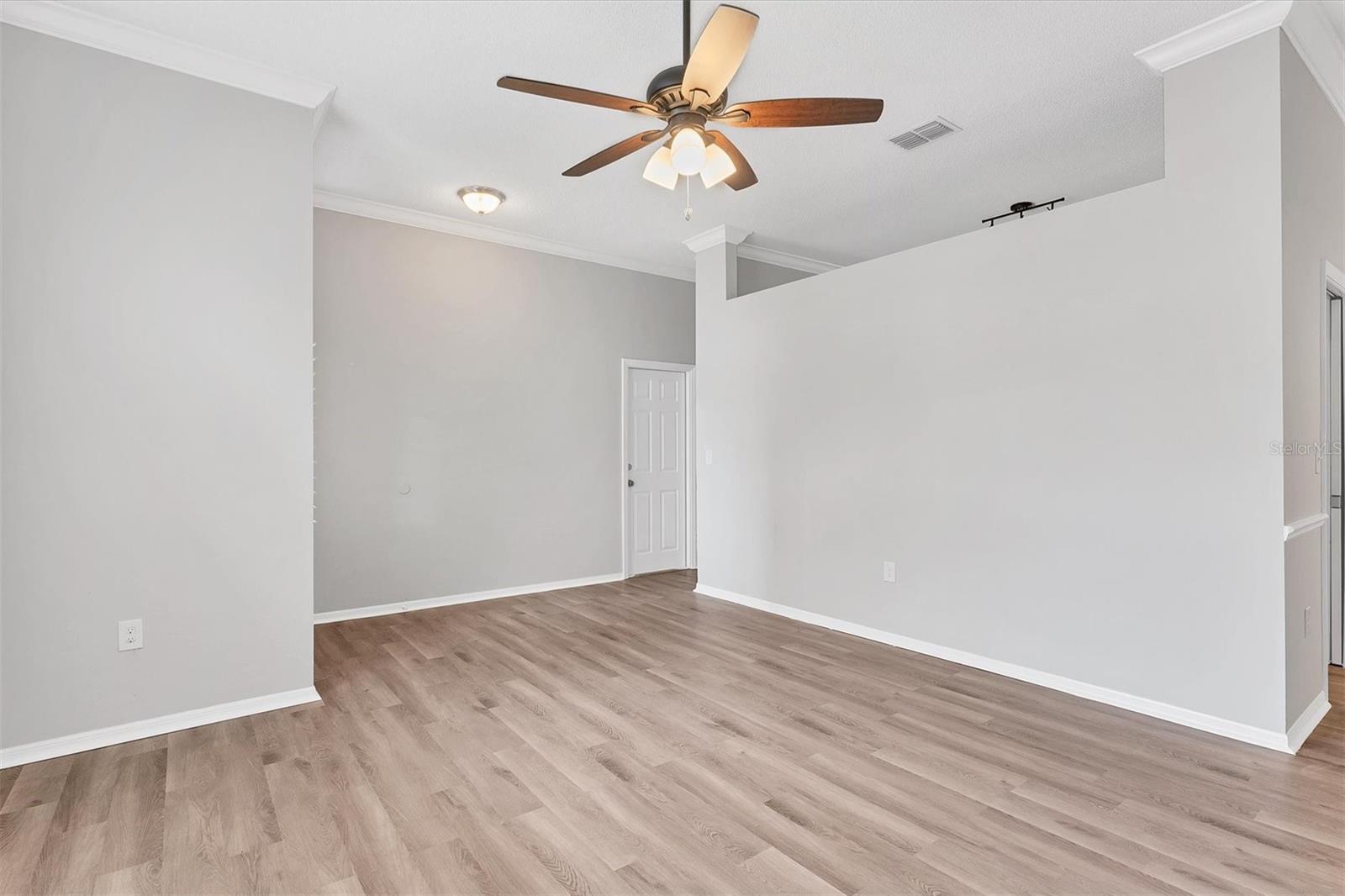 6123 55th Ter E Property Photo 5
