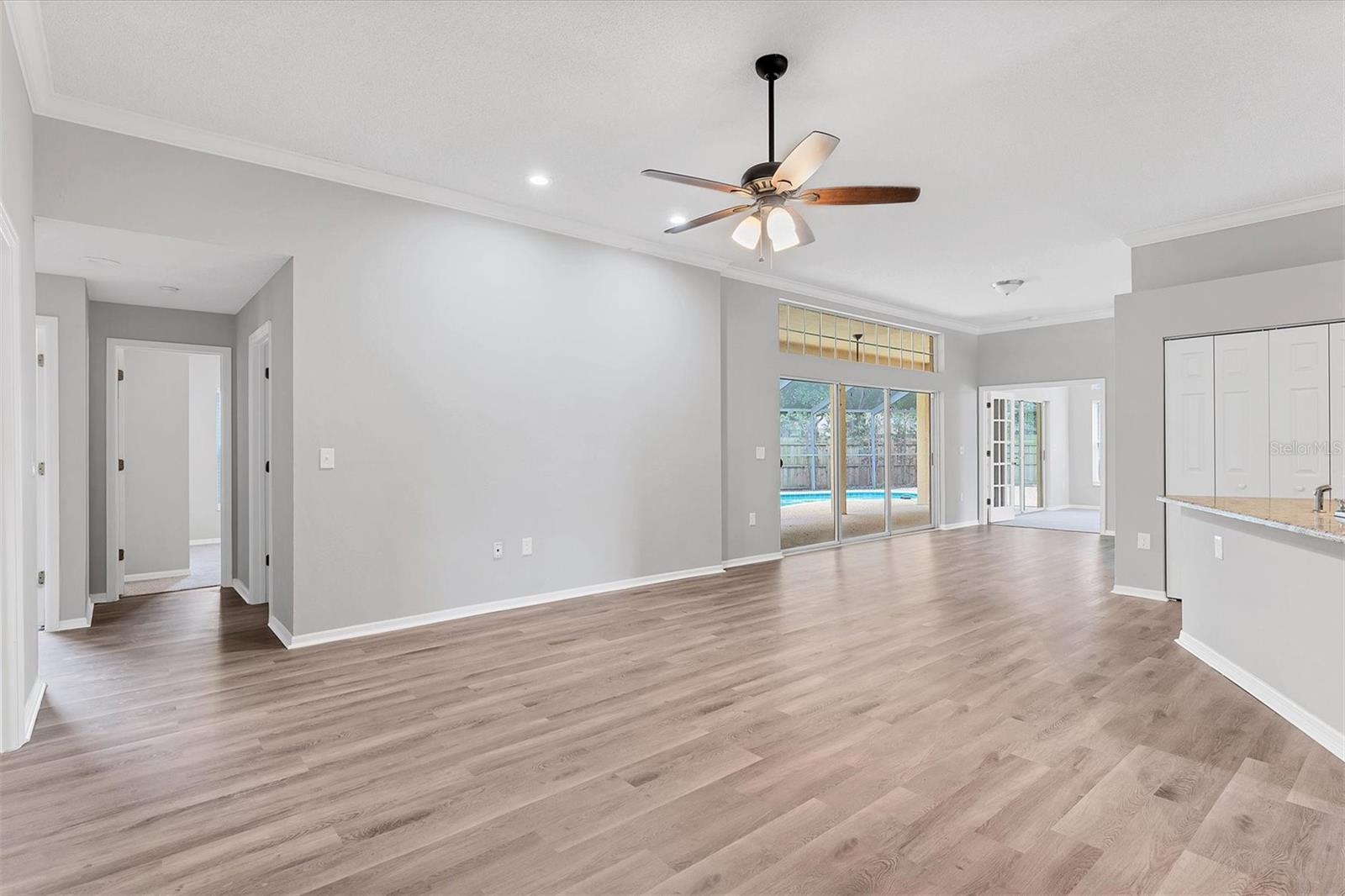 6123 55th Ter E Property Photo 8