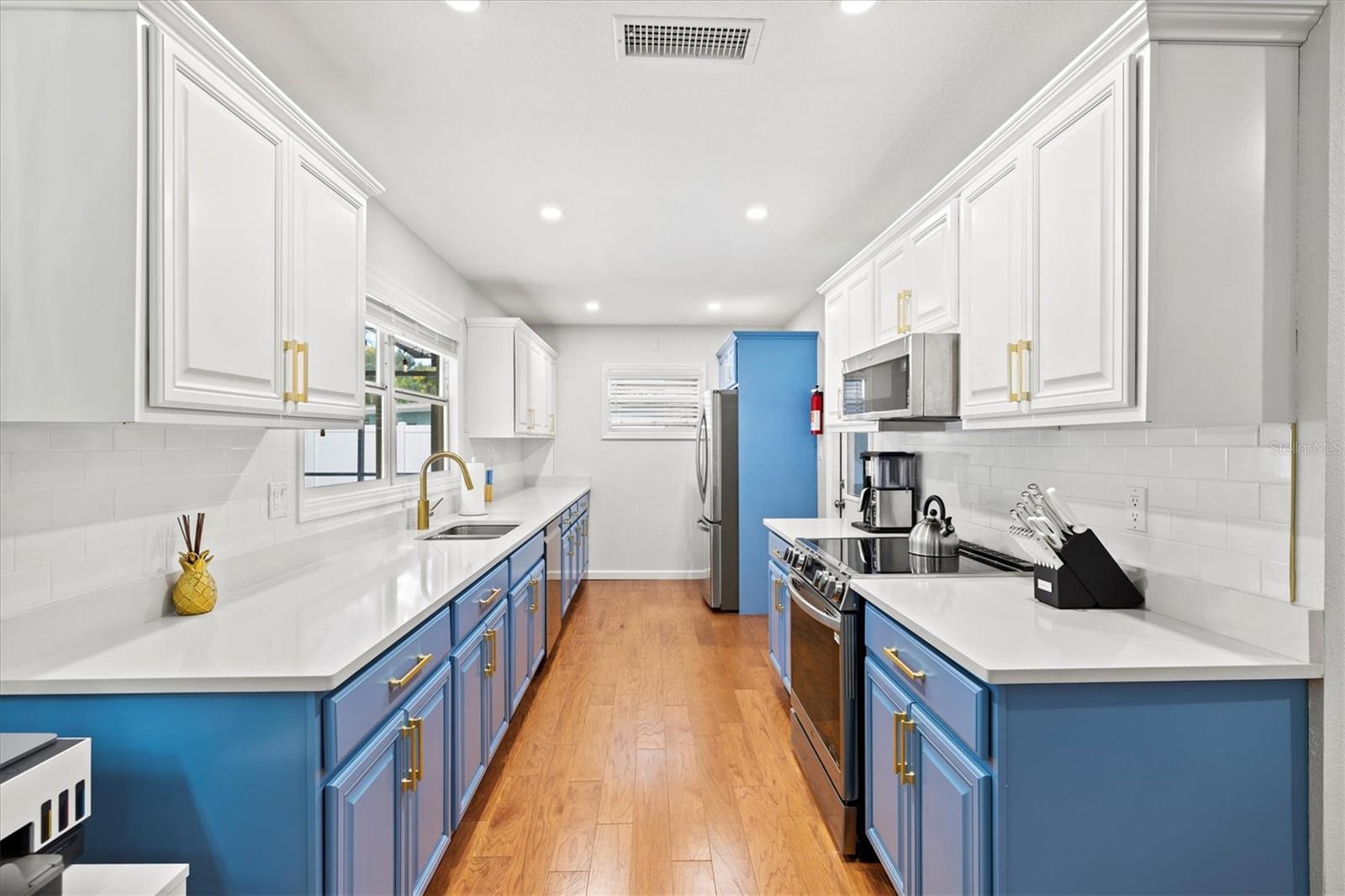 A4615270 Property Photo 2