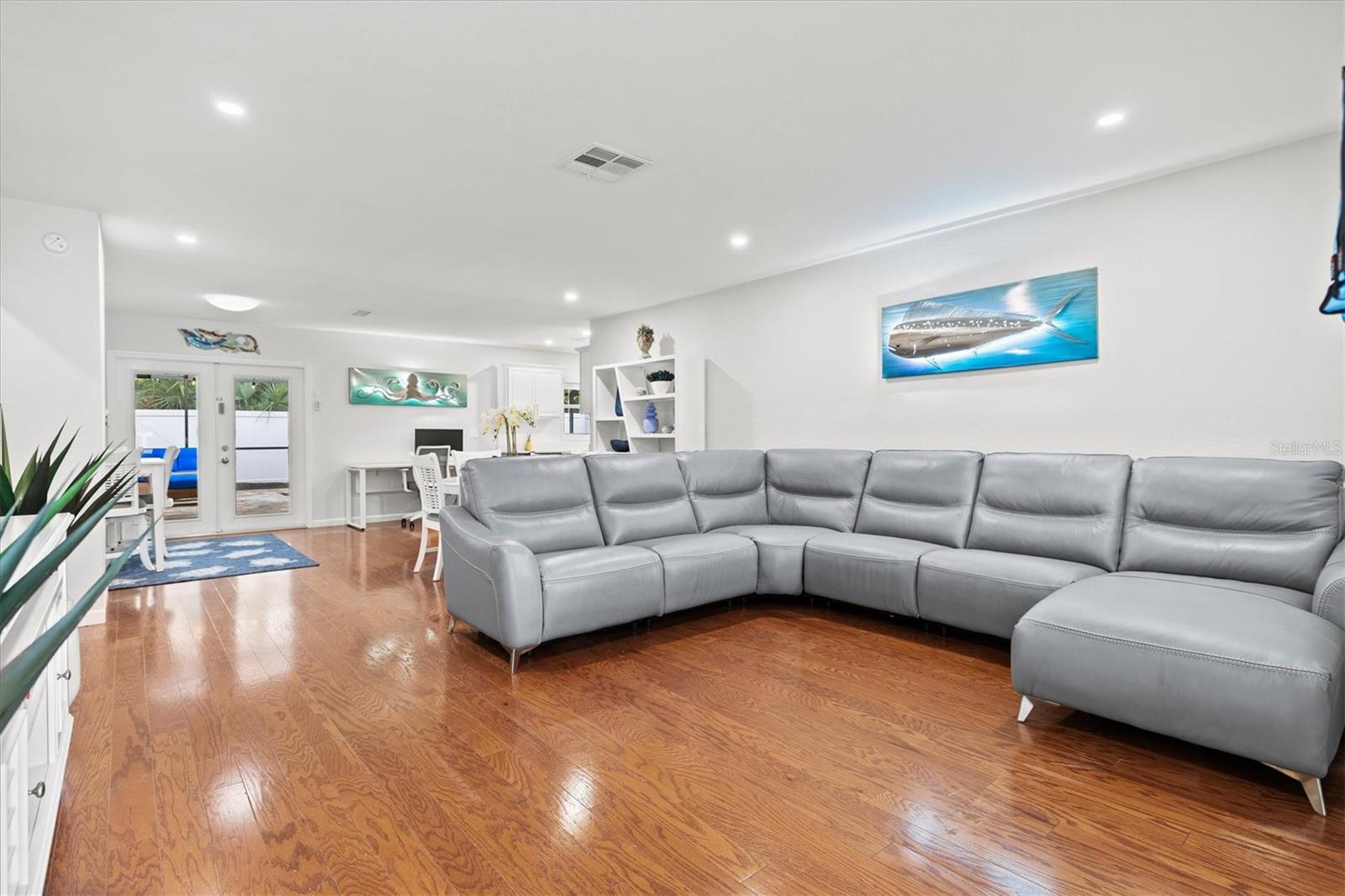 A4615270 Property Photo 3