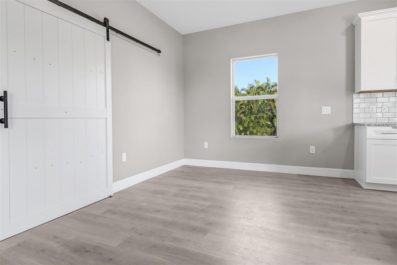 1594 Blue Lake Cir Property Photo 3