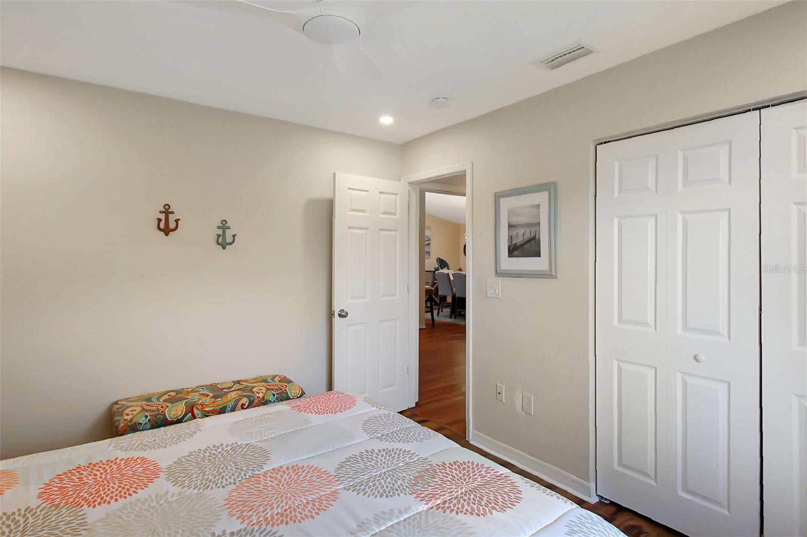 1122 Paraclete Rd Property Photo 15
