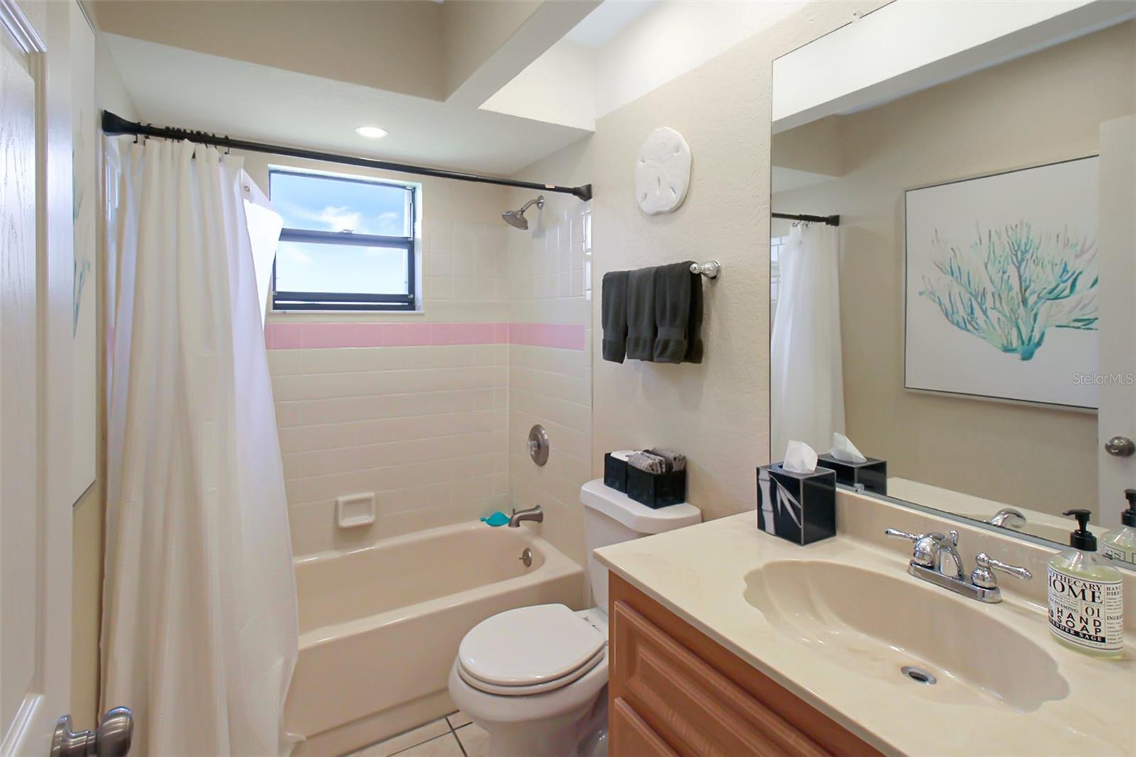 1122 Paraclete Rd Property Photo 17