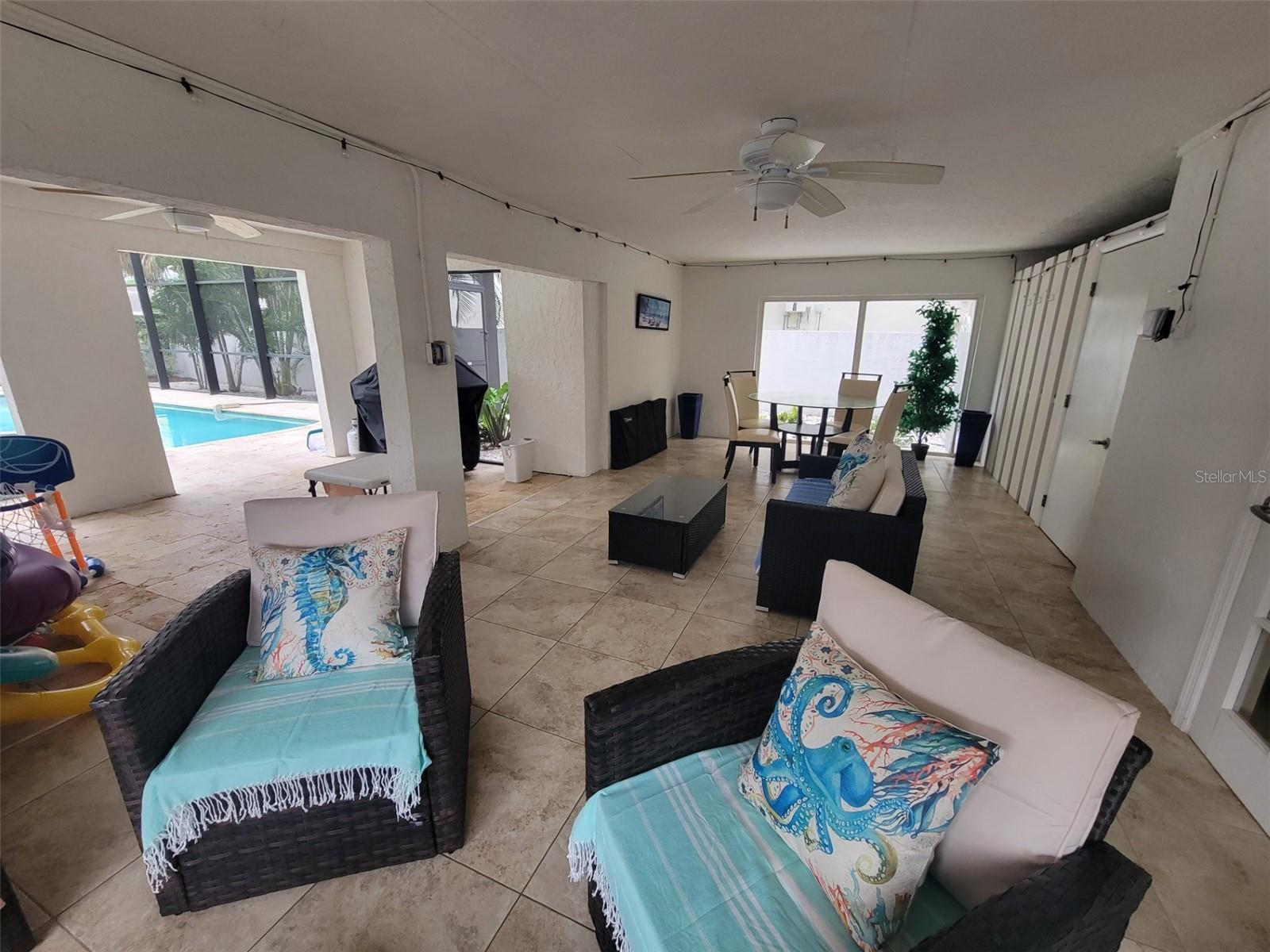 228 Van Buren Dr Property Photo 32