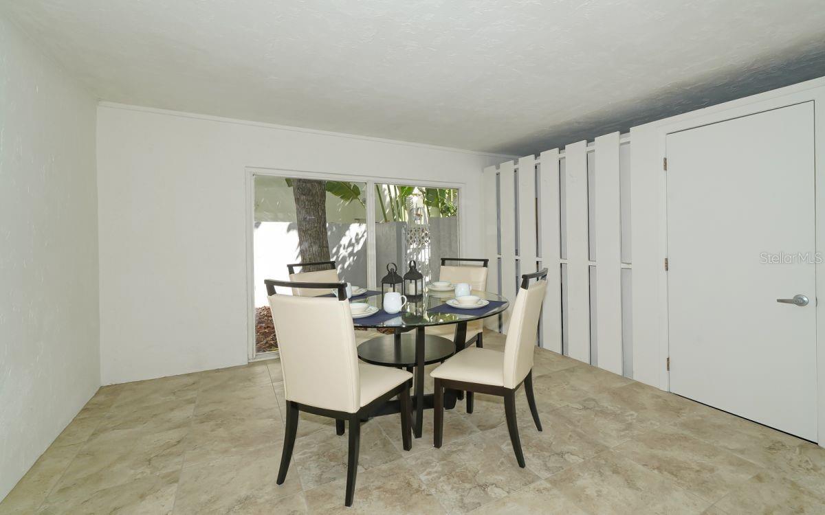 228 Van Buren Dr Property Photo 36