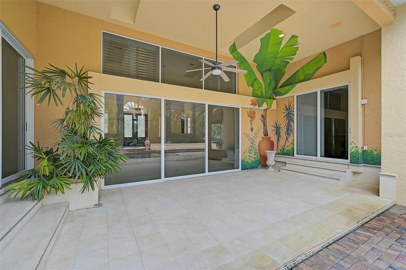 909 Macewen Dr Property Photo 35