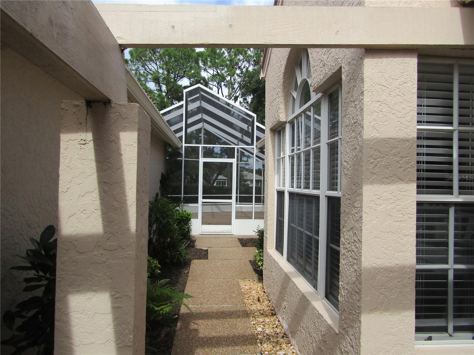 4026 Lyndhurst Ct #13 Property Photo 6